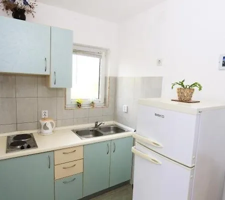 In With Seaview, Balcony, Air Condition, Wifi *